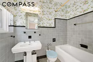 320 E 72nd St, New York City, NY 10021 - Photo 11