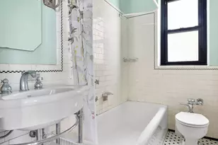 235 E 22nd St, New York City, NY 10010 - Photo 7