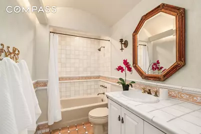 228 W 21st Street #2, New York, NY 10011 - Photo 7