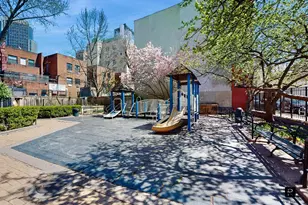467 Pacific St, New York City, NY 11217 - Photo 11