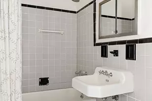 211 E 18th St, New York City, NY 10003 - Photo 5
