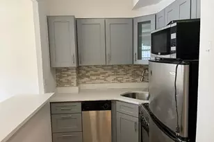 220 E 60th St, New York, NY 10022 - Photo 3