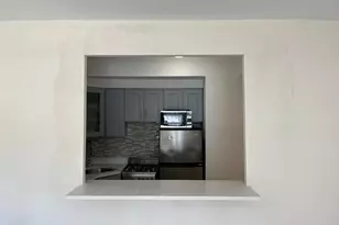 220 E 60th St, New York, NY 10022 - Photo 5