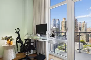 555 W 59th St, New York City, NY 10019 - Photo 3