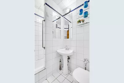 212 E 77th Street #2B, New York, NY 10075 - Photo 5