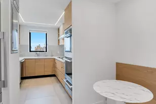 190 E 72nd St, New York City, NY 10021 - Photo 3