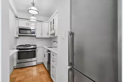 605 E 82nd Street #4G, New York, NY 10028 - Photo 3