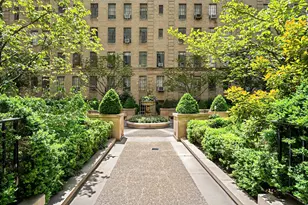350 W 57th St, New York City, NY 10019 - Photo 3