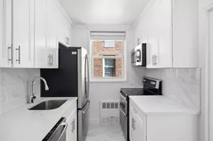 46-01 39th Ave, New York City, NY 11104 - Photo 9