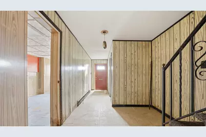 1323 E 222nd Street, New York City, NY 10469 - Photo 3