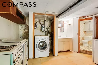 59-45 Woodbine Street, New York City, NY 11385 - Photo 9