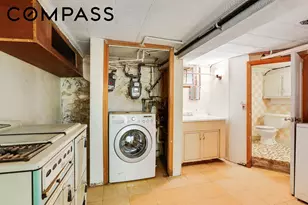 59-45 Woodbine St, New York City, NY 11385 - Photo 9
