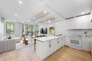 241 16th St, New York City, NY 11215 - Photo 5