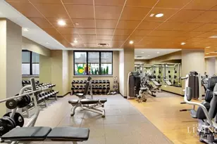 330 E 38th St, New York City, NY 10016 - Photo 5