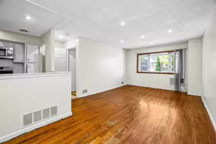 10516 Flatlands 4th St, New York City, NY 11236 - Photo 3