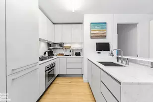 322 W 57th St, New York City, NY 10019 - Photo 5