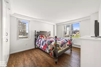 303 W 66th Street #10CW, New York City, NY 10023 - Photo 5