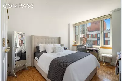 404 E 76th Street #6M, New York City, NY 10021 - Photo 3