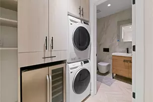 499 Van Buren St, New York City, NY 11221 - Photo 25