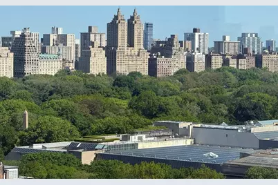 35 E 76th Street #2401, New York City, NY 10021 - Photo 3