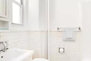 27 W 55th St, New York City, NY 10019 - Photo 5
