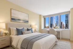 322 W 57th St, New York City, NY 10019 - Photo 9