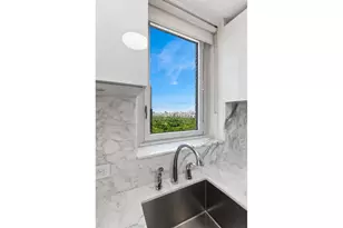 322 W 57th St, New York City, NY 10019 - Photo 3