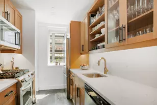 200 W 24th St, New York City, NY 10011 - Photo 3