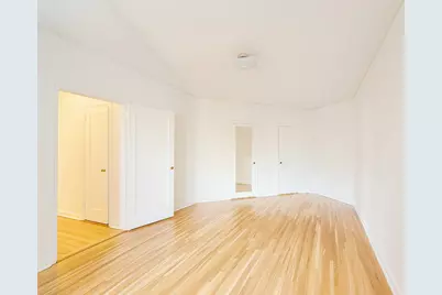 915 E 17th Street #302, New York City, NY 11230 - Photo 5