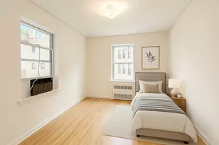 915 E 17th St, New York City, NY 11230 - Photo 7