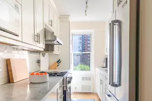 150 E 61st St, New York City, NY 10065 - Photo 5