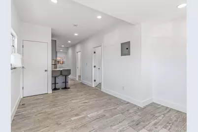 21-52 48th Street, New York City, NY 11105 - Photo 9