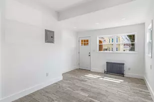 21-52 48th St, New York City, NY 11105 - Photo 7