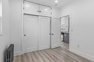 21-52 48th St, New York City, NY 11105 - Photo 17