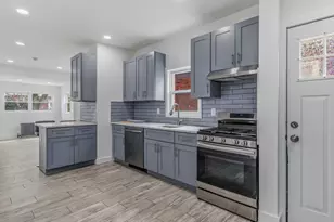 21-52 48th St, New York City, NY 11105 - Photo 13
