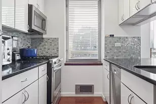 500 W 43rd St, New York City, NY 10036 - Photo 3