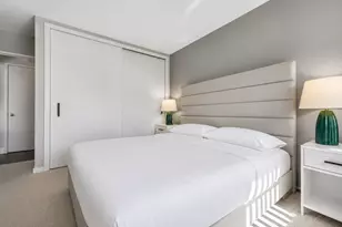 200 E 61st St, New York City, NY 10065 - Photo 5