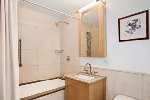 350 W 42nd St, New York, NY 10036 - Photo 5