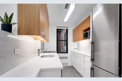 100 W 12th Street #2D, New York, NY 10011 - Photo 5