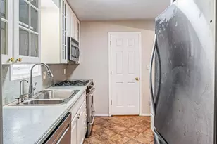 90-43 70th Dr, New York City, NY 11375 - Photo 17
