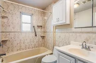 90-43 70th Dr, New York City, NY 11375 - Photo 33