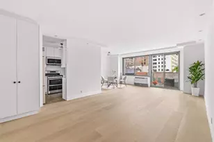 300 E 74th St, New York City, NY 10021 - Photo 3