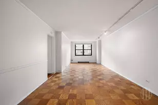 200 E 24th St, New York City, NY 10010 - Photo 1