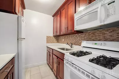 200 E 24th Street #1008, New York City, NY 10010 - Photo 5