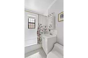 68-12 Burns St, New York City, NY 11375 - Photo 5