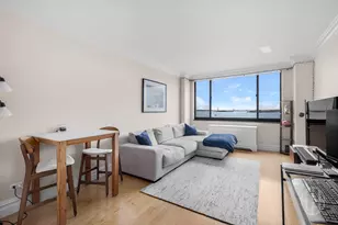 377 Rector Pl, New York City, NY 10280 - Photo 3