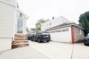 60-34 59th Dr, New York City, NY 11378 - Photo 7