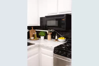 220 E 57th Street #5G, New York, NY 10022 - Photo 3