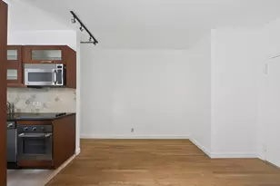 348 W 56th St, New York, NY 10019 - Photo 3