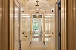 2 E 70th St, New York City, NY 10021 - Photo 17